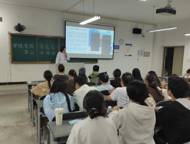 一手抓核心素质既让学生有接受智